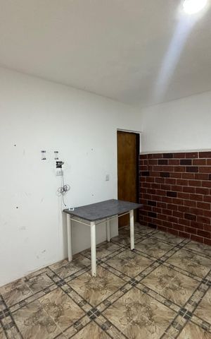 Casa para alugar com 180m², 2 quartos e 1 vaga Casa para alugar com 180m², 2 quartos e 1 vagaSala