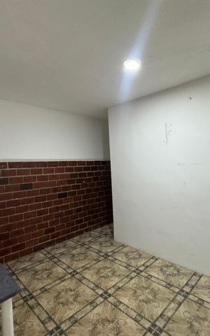 Casa para alugar com 180m², 2 quartos e 1 vaga Casa para alugar com 180m², 2 quartos e 1 vagaSala
