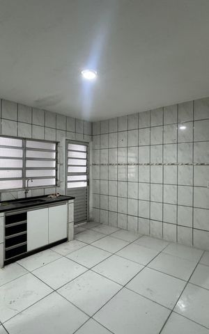 Casa para alugar com 180m², 2 quartos e 1 vaga Casa para alugar com 180m², 2 quartos e 1 vagaCozinha