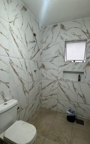 Casa para alugar com 180m², 2 quartos e 1 vaga Casa para alugar com 180m², 2 quartos e 1 vagaBanheiro