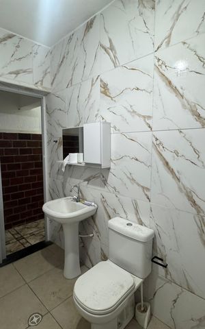 Casa para alugar com 180m², 2 quartos e 1 vaga Casa para alugar com 180m², 2 quartos e 1 vagaBanheiro