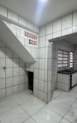 Casa para alugar com 180m², 2 quartos e 1 vaga Casa para alugar com 180m², 2 quartos e 1 vagaÁrea de Serviço