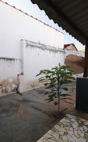 Casa para alugar com 200m², 2 quartos e 1 vagaÁrea de serviço 