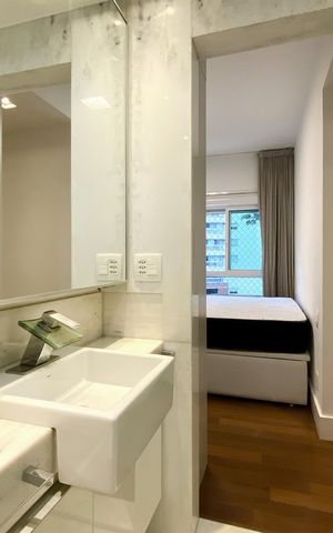 Apartamento para alugar com 303m², 4 quartos e 3 vagas Apartamento para alugar com 303m², 4 quartos e 3 vagasBanheiro da Suíte 1