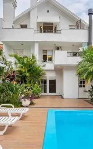 Casa à venda com 307m², 3 quartos e 2 vagasÁrea externa