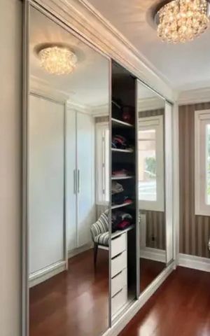 Casa à venda com 307m², 3 quartos e 2 vagasCloset