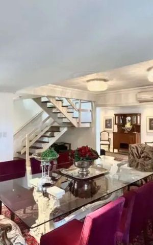 Casa à venda com 307m², 3 quartos e 2 vagasSala