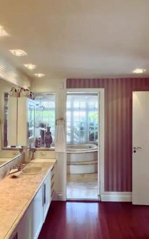 Casa à venda com 307m², 3 quartos e 2 vagasCloset
