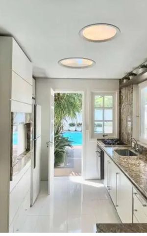 Casa à venda com 307m², 3 quartos e 2 vagasCozinha