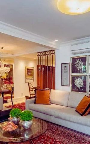 Casa à venda com 307m², 3 quartos e 2 vagasSala