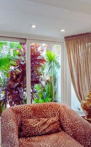 Casa à venda com 307m², 3 quartos e 2 vagasCloset