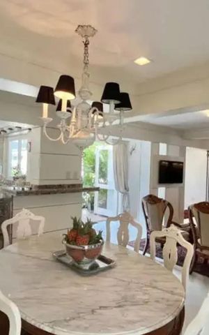 Casa à venda com 307m², 3 quartos e 2 vagasSala