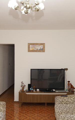 Casa à venda com 334m², 3 quartos e 4 vagasSala