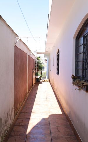 Casa à venda com 334m², 3 quartos e 4 vagasCorredor