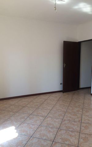 Casa à venda com 240m², 3 quartos e 2 vagas Casa à venda com 240m², 3 quartos e 2 vagasSala