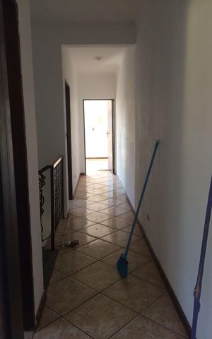 Casa à venda com 240m², 3 quartos e 2 vagas Casa à venda com 240m², 3 quartos e 2 vagasCorredor