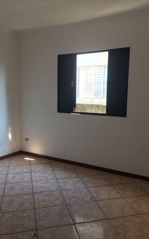 Casa à venda com 240m², 3 quartos e 2 vagas Casa à venda com 240m², 3 quartos e 2 vagasQuarto