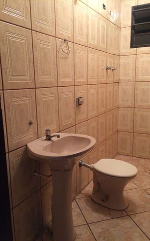 Casa à venda com 240m², 3 quartos e 2 vagas Casa à venda com 240m², 3 quartos e 2 vagasBanheiro
