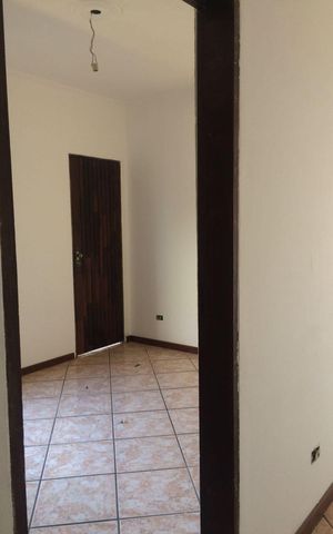 Casa à venda com 240m², 3 quartos e 2 vagas Casa à venda com 240m², 3 quartos e 2 vagasQuarto