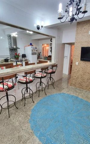 Casa à venda com 224m², 4 quartos e 2 vagas