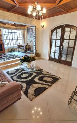 Casa à venda com 224m², 4 quartos e 2 vagas