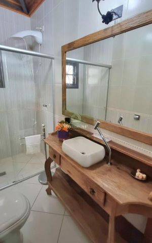 Casa à venda com 224m², 4 quartos e 2 vagas