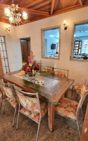 Casa à venda com 224m², 4 quartos e 2 vagas