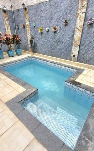 Casa à venda com 224m², 4 quartos e 2 vagas