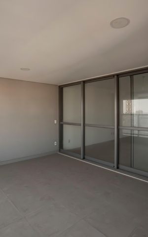 Apartamento à venda com 166m², 3 quartos e 2 vagasVaranda
