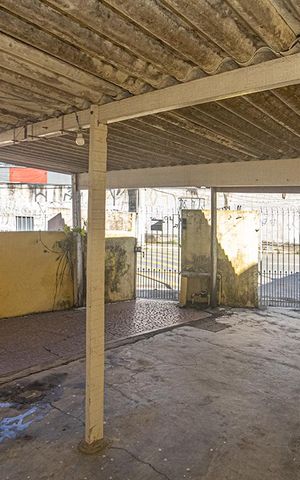 Casa à venda com 344m², 7 quartos e 4 vagas Casa à venda com 344m², 7 quartos e 4 vagasgaragem da casa 1_2