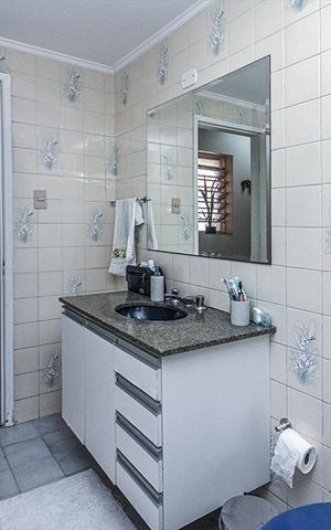 Casa à venda com 344m², 7 quartos e 4 vagas Casa à venda com 344m², 7 quartos e 4 vagasbanheiro social casa 4_3