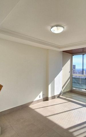 Apartamento para alugar com 206m², 3 quartos e 3 vagasSala
