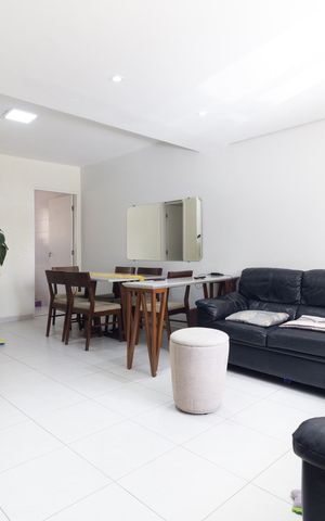 Casa de condomínio à venda com 112m², 3 quartos e 2 vagasSala