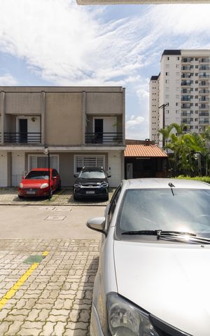 Casa de condomínio à venda com 112m², 3 quartos e 2 vagasVista da Sala