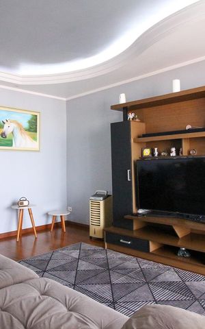 Apartamento à venda com 126m², 3 quartos e 2 vagas Apartamento à venda com 126m², 3 quartos e 2 vagasSala