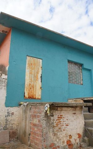 Casa à venda com 360m², 2 quartos e 2 vagasFachada