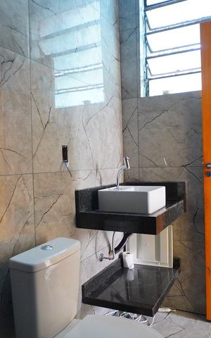 Casa à venda com 360m², 2 quartos e 2 vagasBanheiro Social