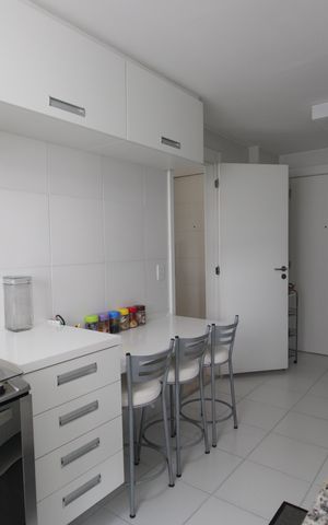 Apartamento à venda com 166m², 4 quartos e 3 vagasCozinha