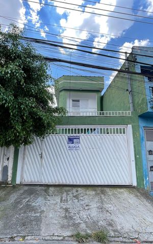 Casa para alugar com 80m², 2 quartos e 1 vagaFachada + Placa