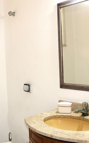Casa para alugar com 180m², 2 quartos e sem vagaLavabo