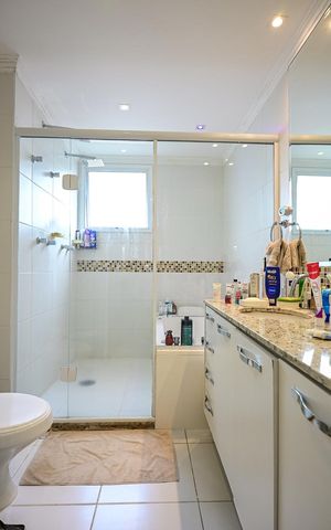 Apartamento à venda com 223m², 3 quartos e 4 vagasBanheiro da Suíte  3