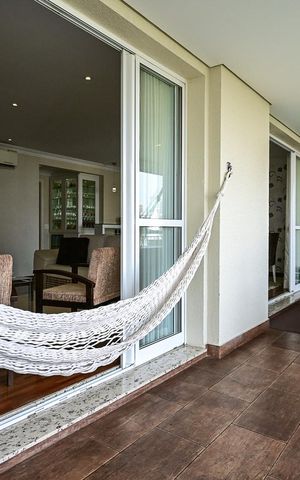 Apartamento à venda com 223m², 3 quartos e 4 vagasVaranda