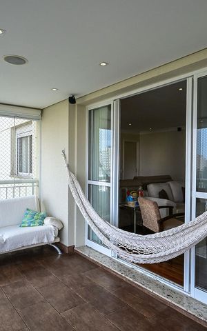 Apartamento à venda com 223m², 3 quartos e 4 vagasVaranda