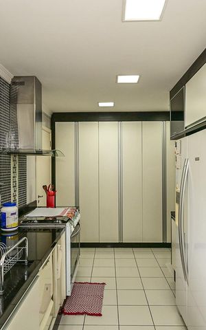 Apartamento à venda com 223m², 3 quartos e 4 vagasCozinha