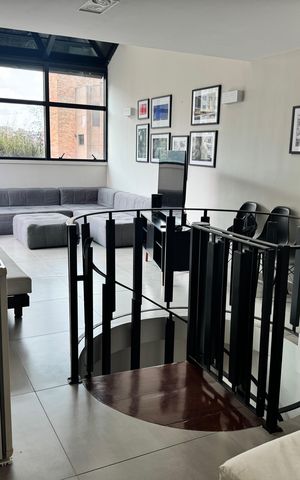 Apartamento para alugar com 170m², 3 quartos e 3 vagas Apartamento para alugar com 170m², 3 quartos e 3 vagasSala