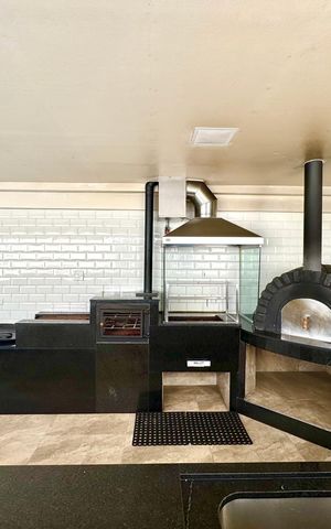Apartamento à venda com 114m², 3 quartos e 2 vagas Apartamento à venda com 114m², 3 quartos e 2 vagasÁrea comum - Churrasqueira