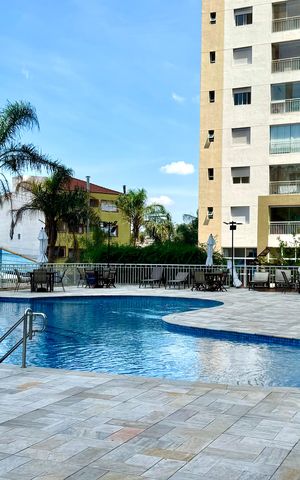 Apartamento à venda com 114m², 3 quartos e 2 vagas Apartamento à venda com 114m², 3 quartos e 2 vagasÁrea comum - Piscina
