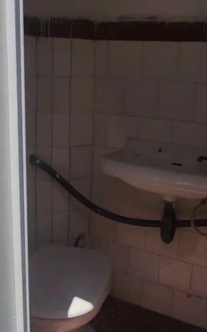 Casa à venda com 240m², 2 quartos e 2 vagasLavabo