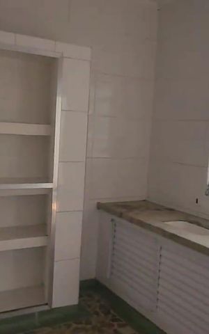 Casa à venda com 240m², 2 quartos e 2 vagasCozinha
