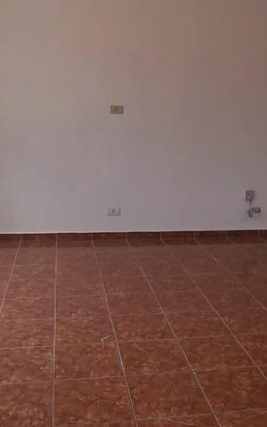 Casa à venda com 240m², 2 quartos e 2 vagasSala